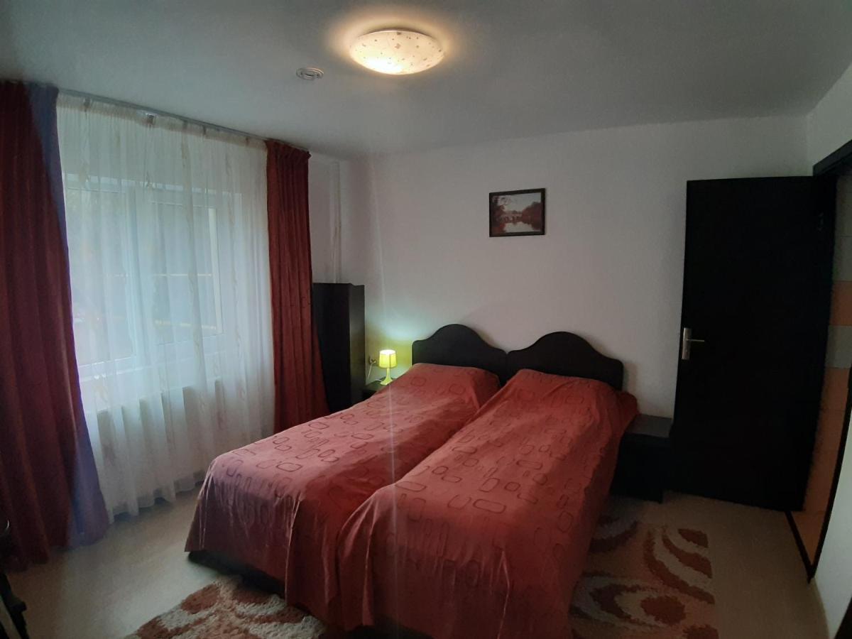 Hotel Steaua Nordului Târgu Neamț Esterno foto