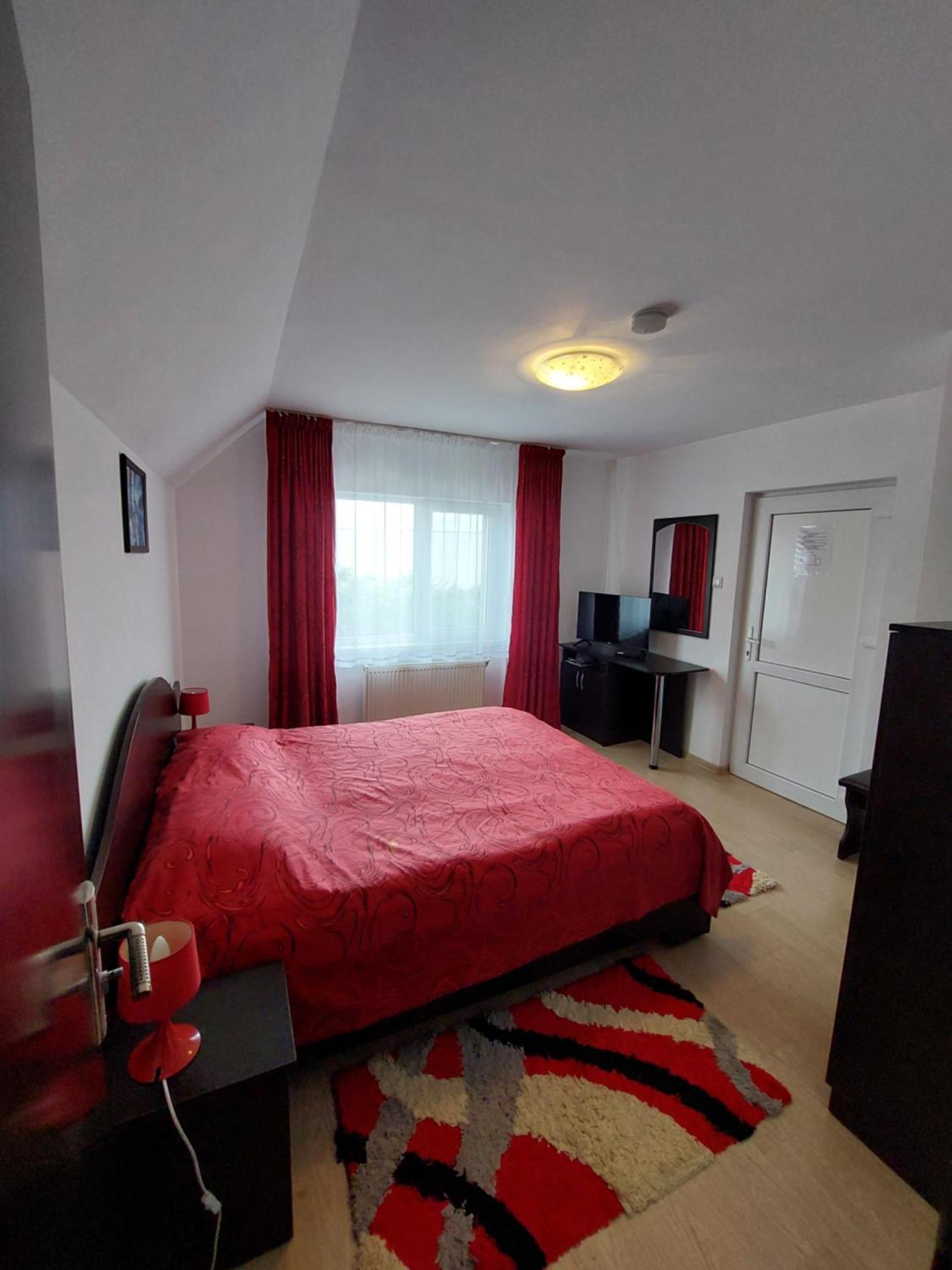 Hotel Steaua Nordului Târgu Neamț Esterno foto