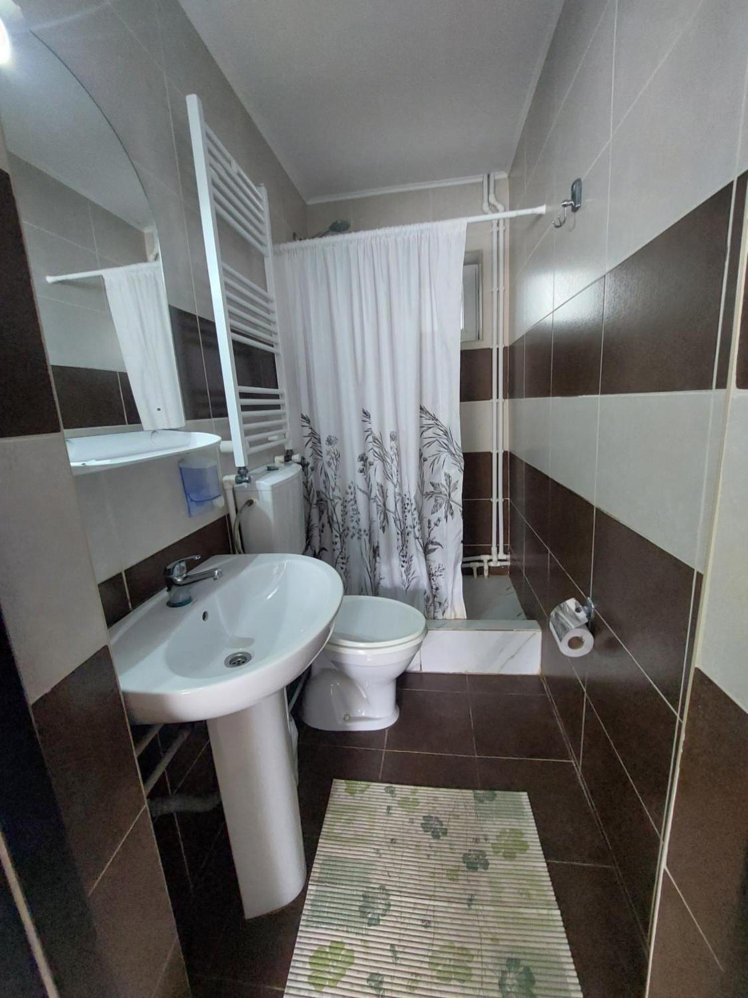 Hotel Steaua Nordului Târgu Neamț Esterno foto