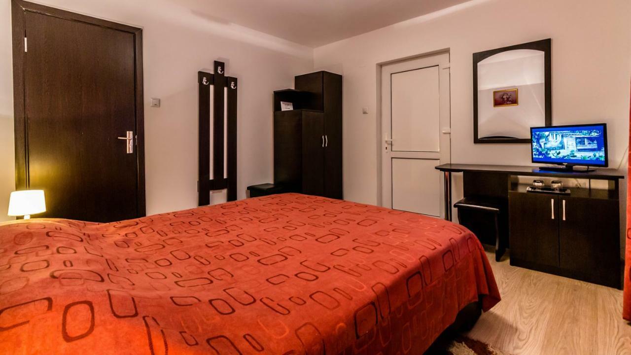 Hotel Steaua Nordului Târgu Neamț Esterno foto