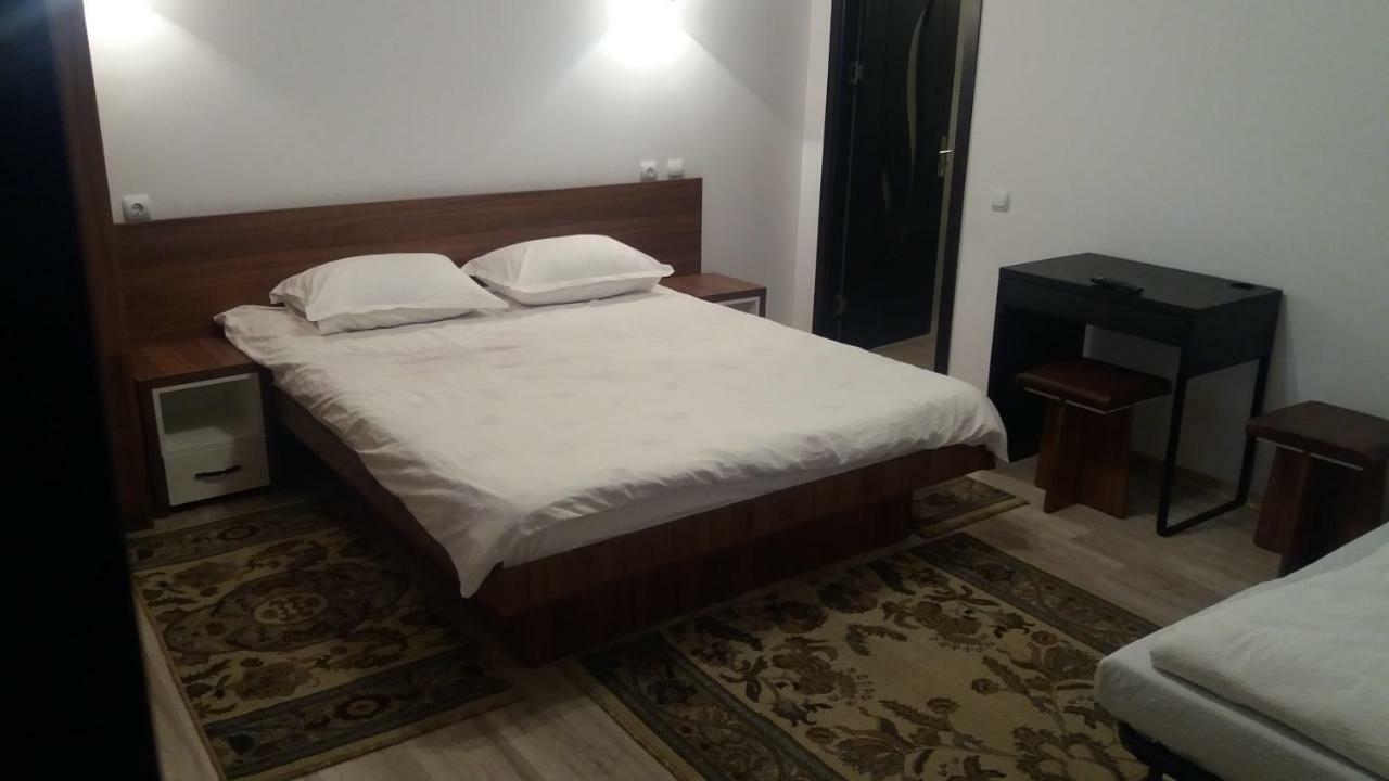 Hotel Steaua Nordului Târgu Neamț Esterno foto